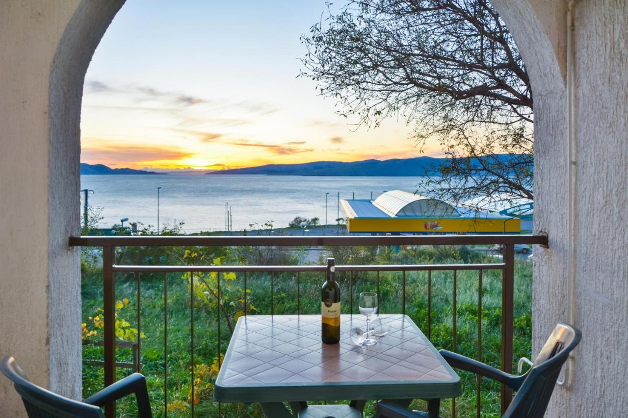 Apartments with a parking space Senj - 11520 Bagian luar foto